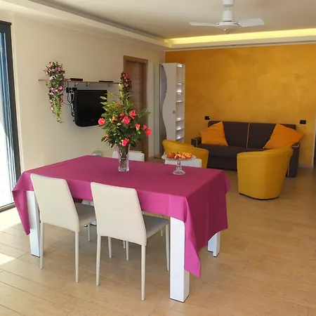 Apartament Bella *